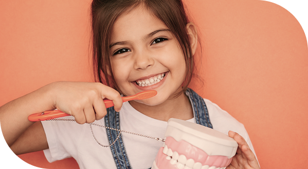 Enfant au sourire sain, dentiste Douai