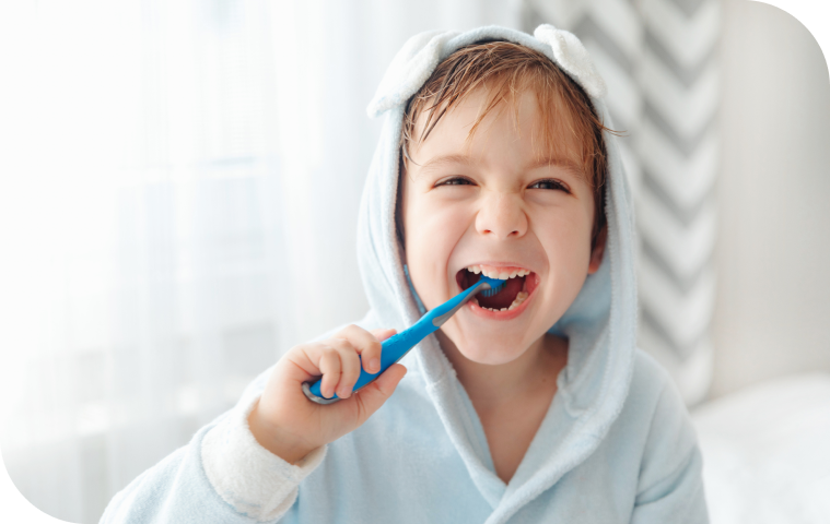 Enfant se brossant les dents avec les bons gestes, dentiste Douai