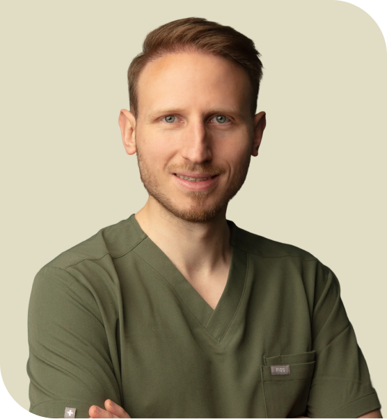 Portrait du Dr Jordan Quertainmont, chirurgien-dentiste, dentiste Douai